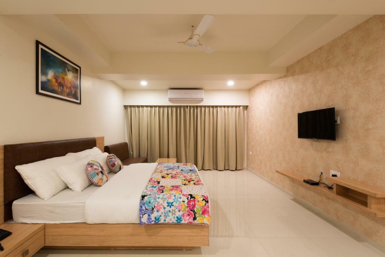 Hotel Drishti,Bhopal Exteriör bild