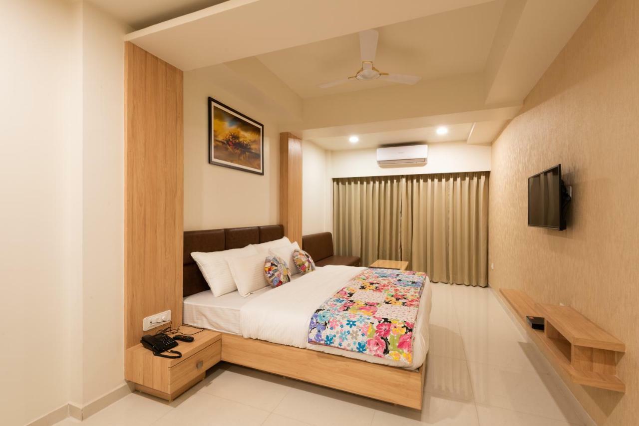 Hotel Drishti,Bhopal Exteriör bild